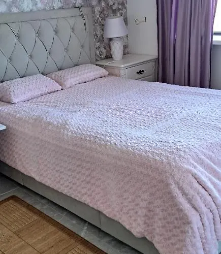 Konukevi To The East 3*