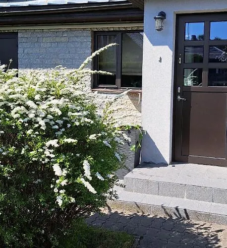 To The East Konukevi 3*