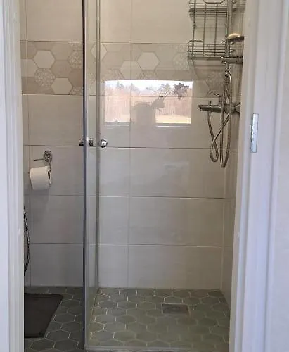 To The East Konukevi