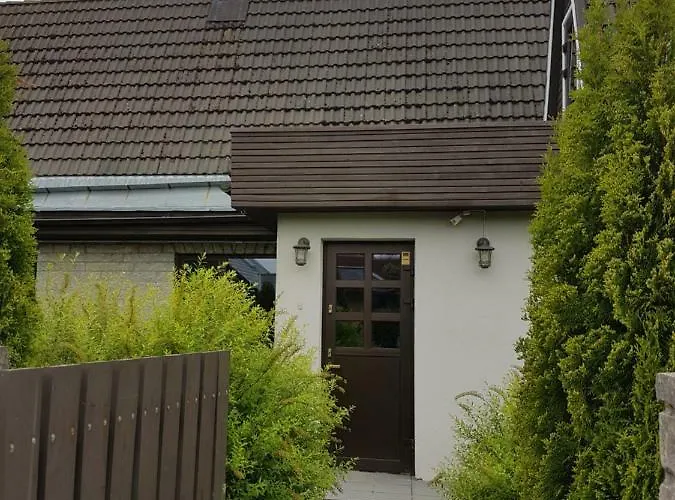 Konukevi To The East 3*